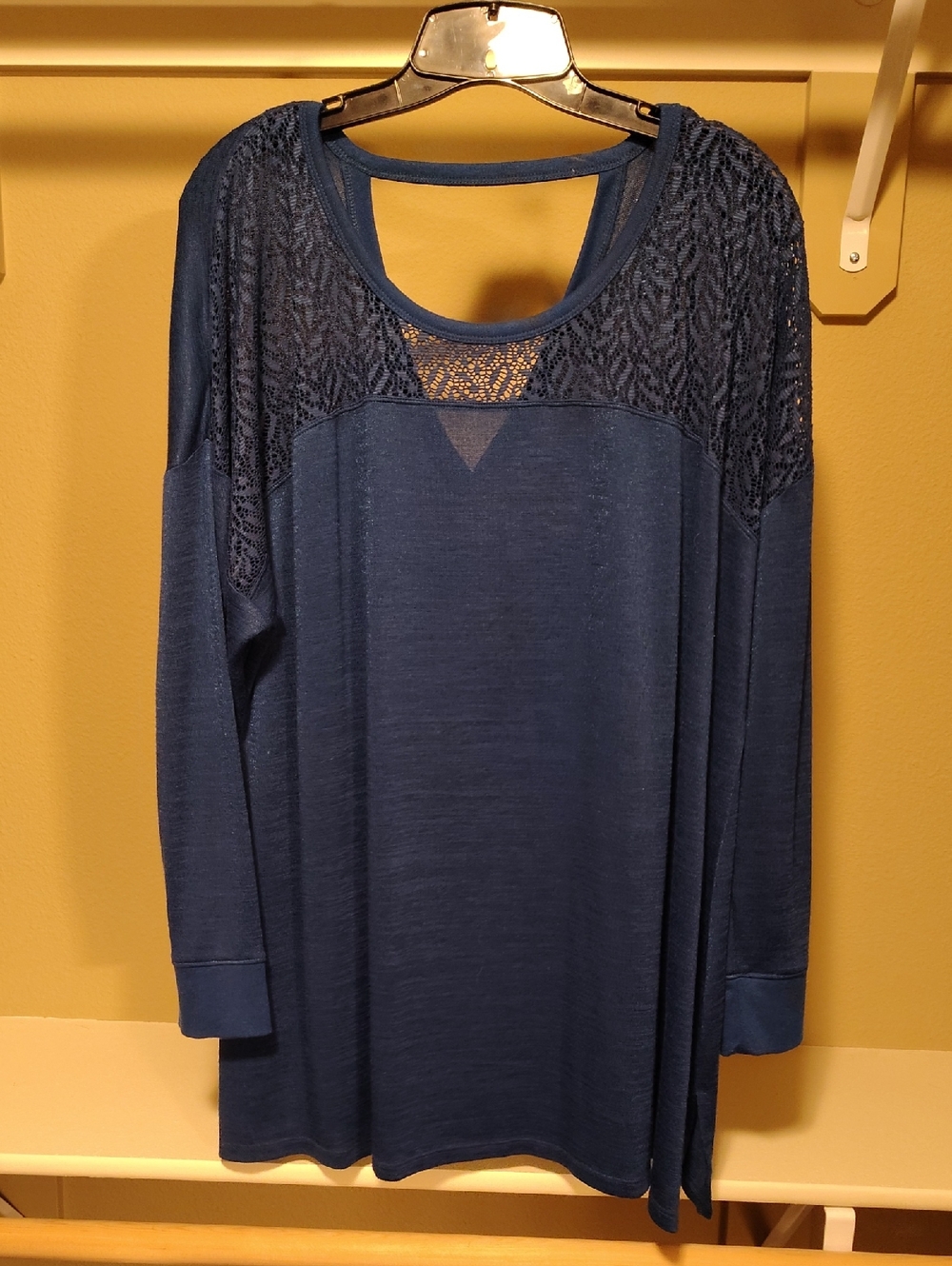 Livi Active Navy Lace Yoke Long Sleeve Tank